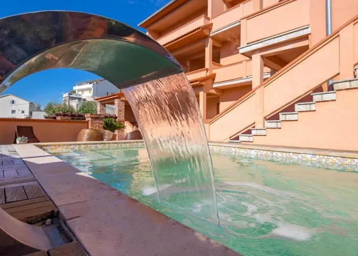 Luxury Pool By Guide * Kampor