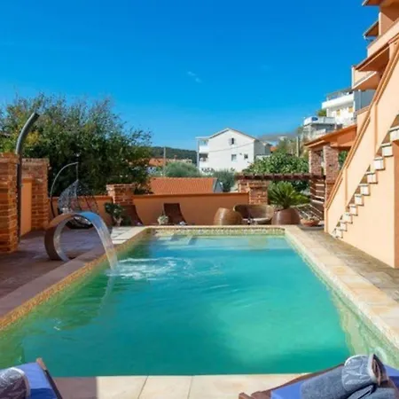 Luxury Pool By Guide Апартаменты