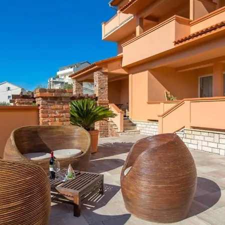 Luxury Pool By Guide Apartament *