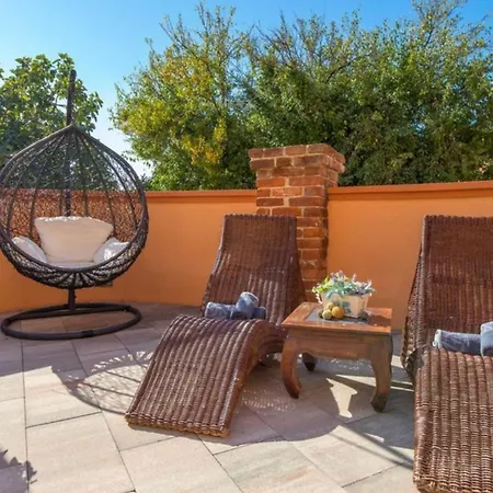 Luxury Pool By Guide Apartament