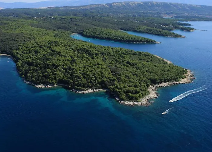 Luxury Pool By Guide Apartman Kampor