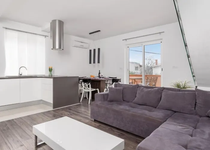 Apartament Luxury Pool By Guide