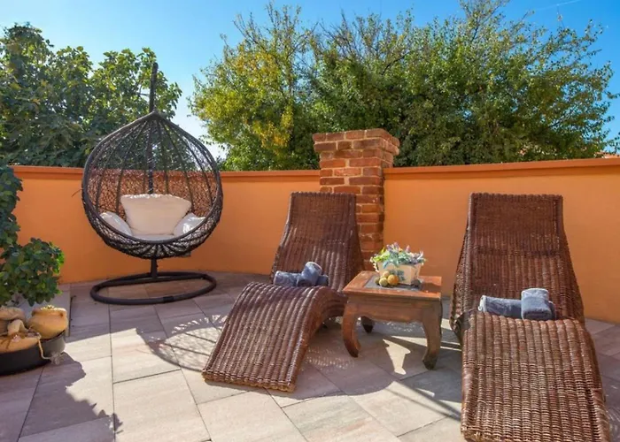 Luxury Pool By Guide Apartament